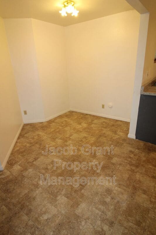 Building Photo - 639 Hoopes Ave