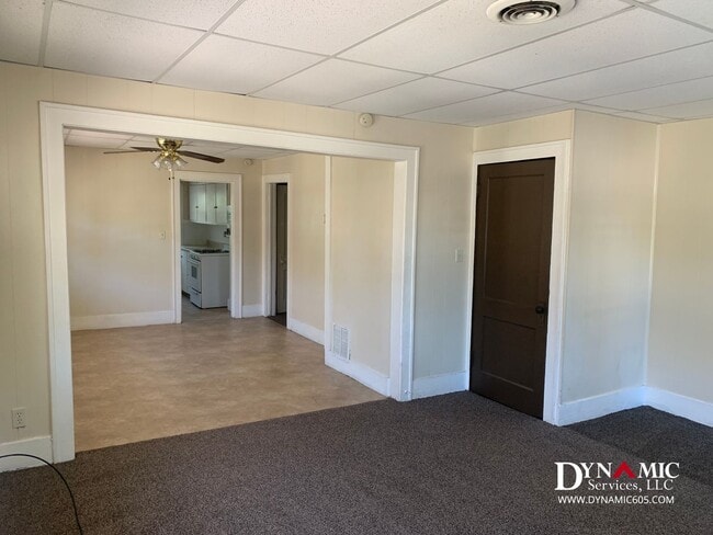 Foto del edificio - 713-715 W 16th St