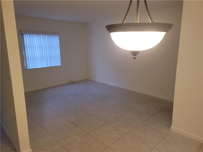 Foto del edificio - 5220 NE 14th Way