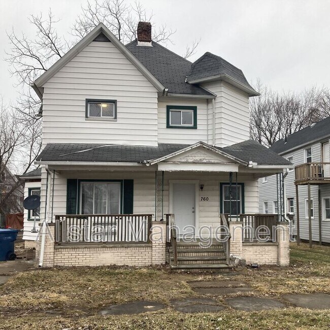 Foto del edificio - 760 W 9th St