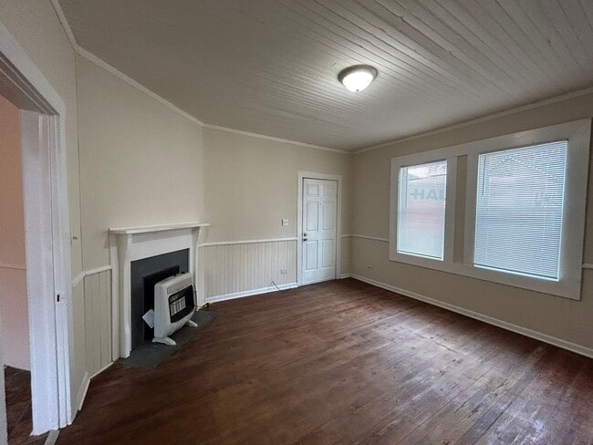 Building Photo - 73 Pine St