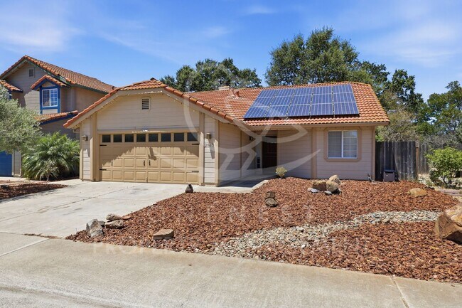 Foto del edificio - Charming and thoughtfully upgraded 3-bedroom, 2-bathroom single-level