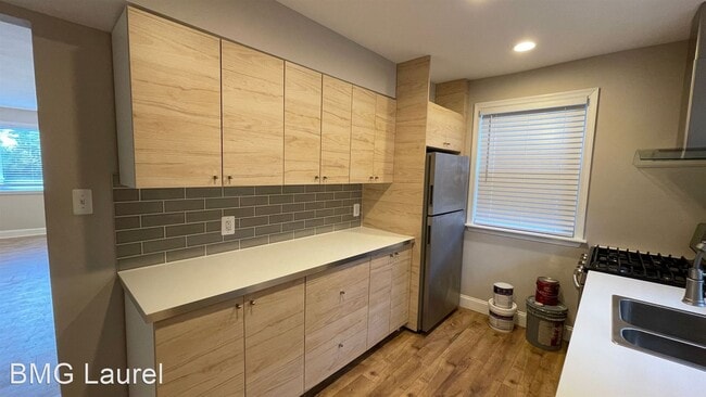 Building Photo - 3 br, 1.5 bath House - 2230 Houston St