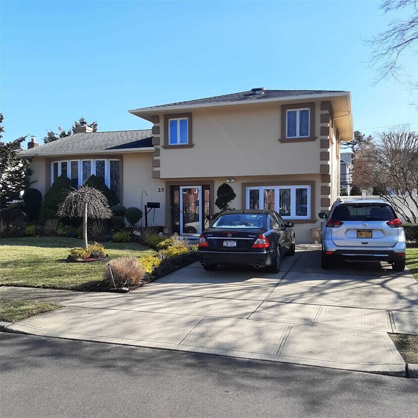25 Edna Dr, Syosset, NY 11791 House Rental in Syosset, NY