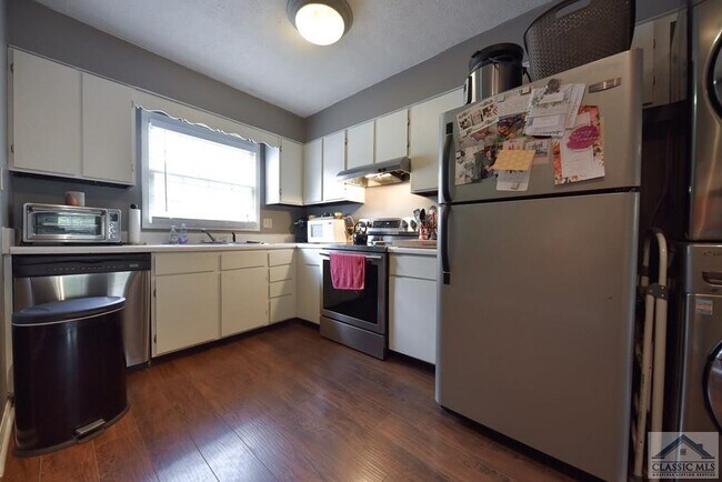 Building Photo - 113 Eaglewood Way