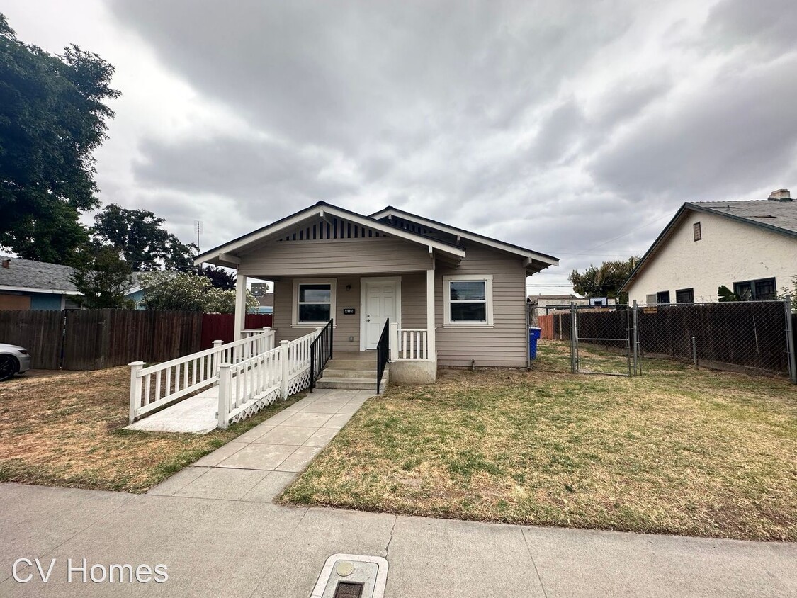 Primary Photo - 2 br, 1 bath House - 415 W. Florinda St.