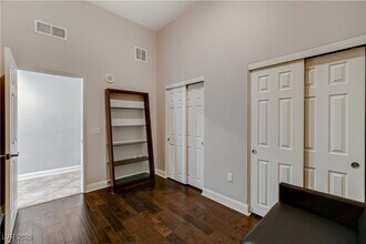 Building Photo - 150 S Las Vegas Blvd