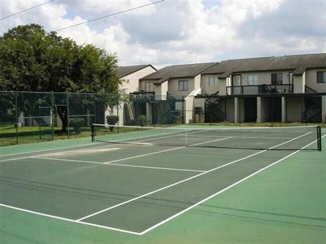 Foto del edificio - 1321 Airport Dr