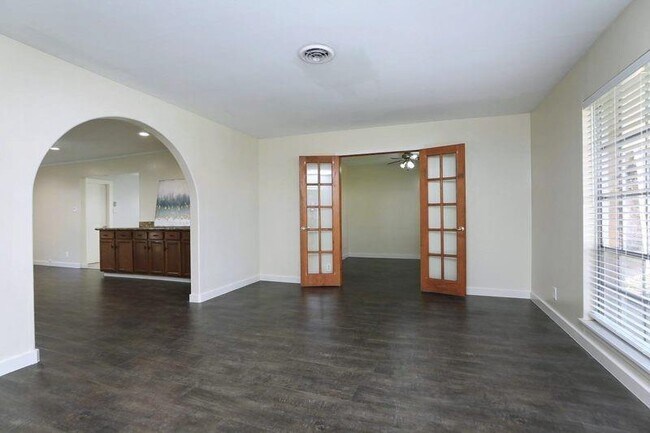 Building Photo - 5407 Rutherglenn Dr