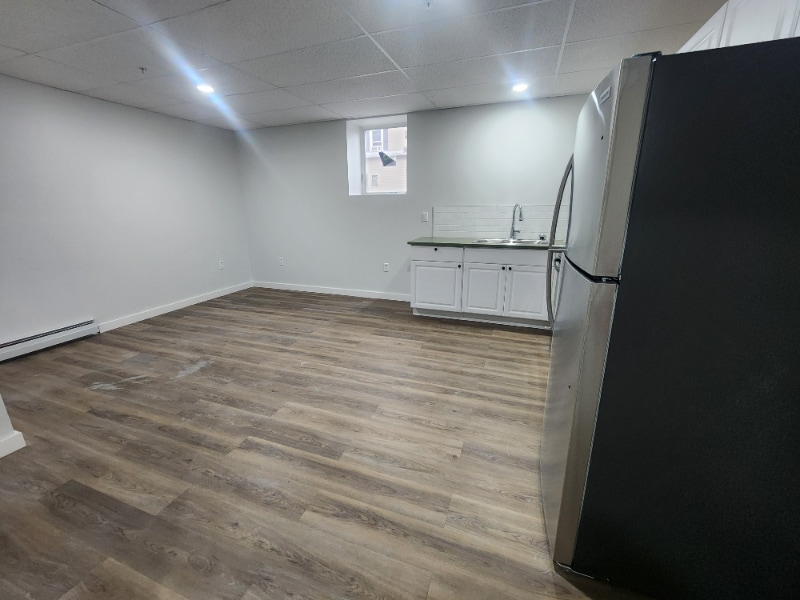 Building Photo - 151 S Main St