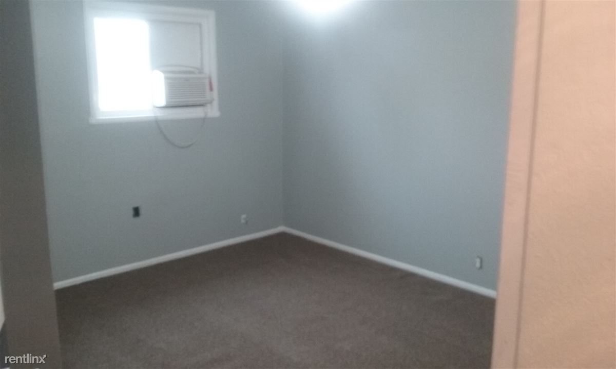 Building Photo - 1396 N M 76