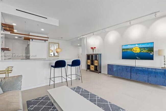 Foto del edificio - 880 NE 69th St