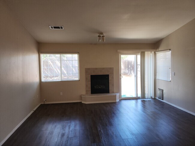 Building Photo - 705 Turtle Creek Rd
