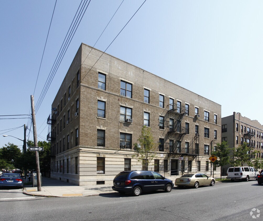 747 Blake Ave, Brooklyn, NY 11207 747 Blake Ave Brooklyn, NY