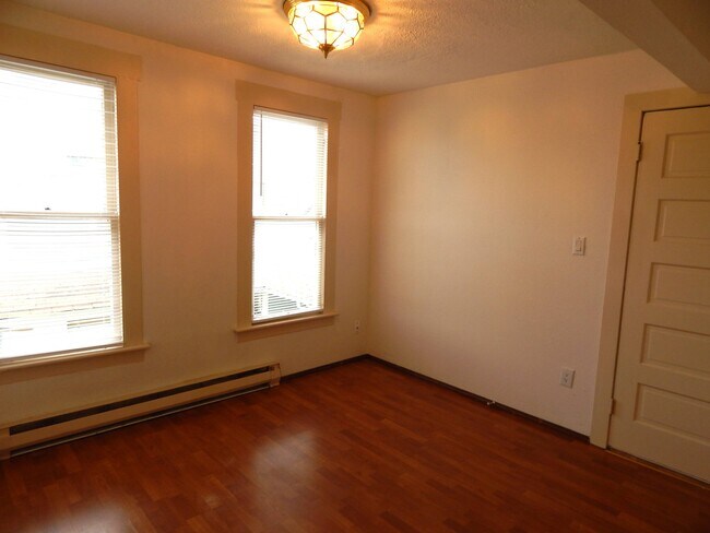 Foto del edificio - 2332 Hoyt Ave