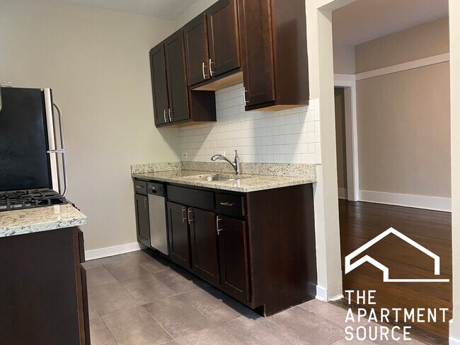 Foto del edificio - 3451 N Elaine Pl