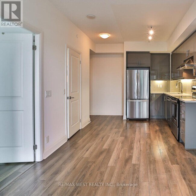 Building Photo - 17 Zorra St