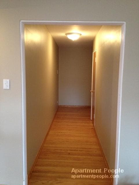 Building Photo - 2410 W Farragut Ave