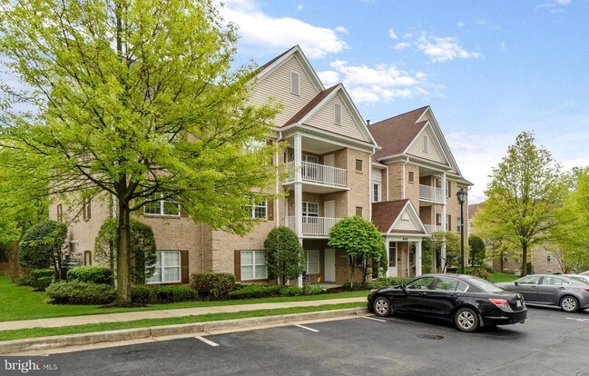 Building Photo - 400 Plumbridge Ct