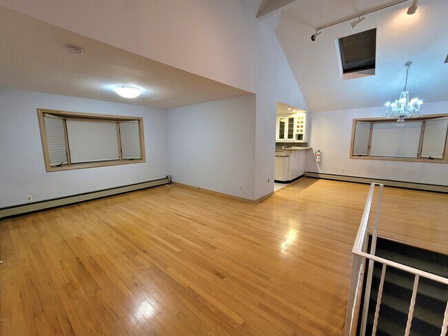 Foto del edificio - 105 Oaktree Pl