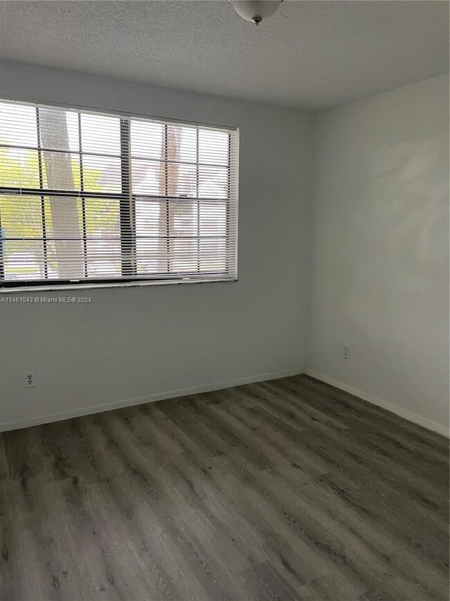 Foto del edificio - 11229 W Atlantic Blvd