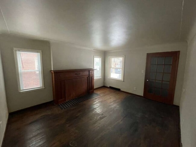 Building Photo - 2228 Annabelle St