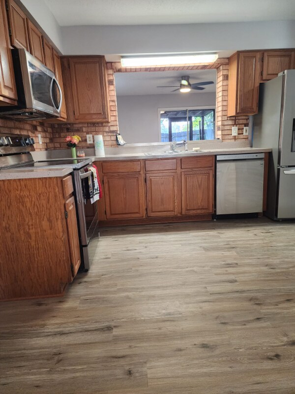 Foto del edificio - 562 Green Spring Cir