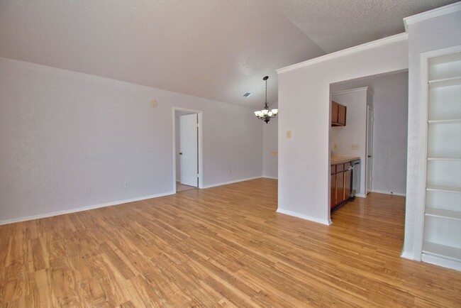 Building Photo - 1903 Gracy Farms Ln