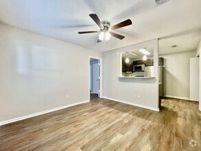 Building Photo - 1624 Aquarena Springs Dr