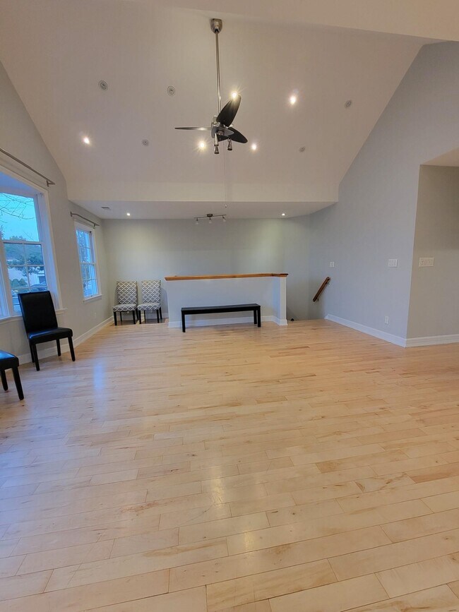 Building Photo - 13 WOJTYCHA Dr