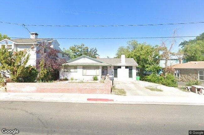 Building Photo - 2767 Lakeside Dr