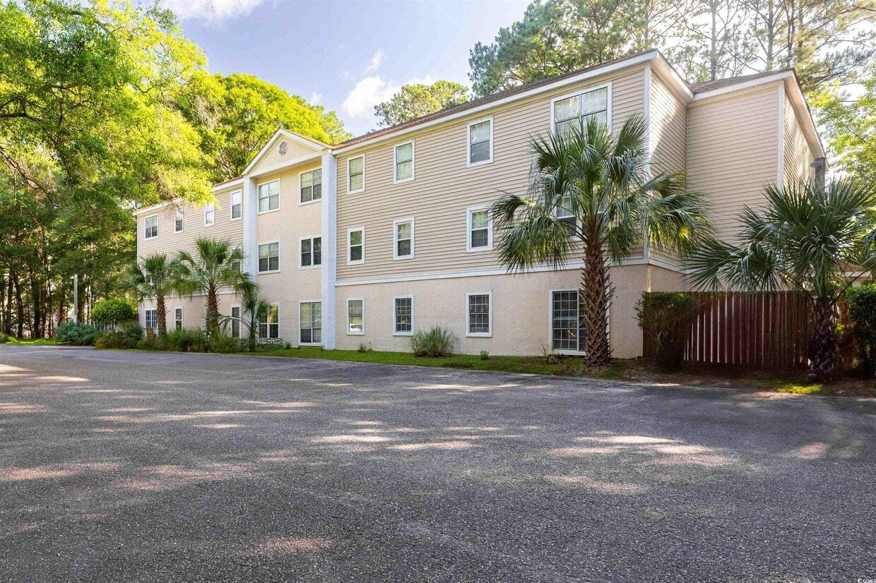 Primary Photo - 6840 Blue Heron Blvd