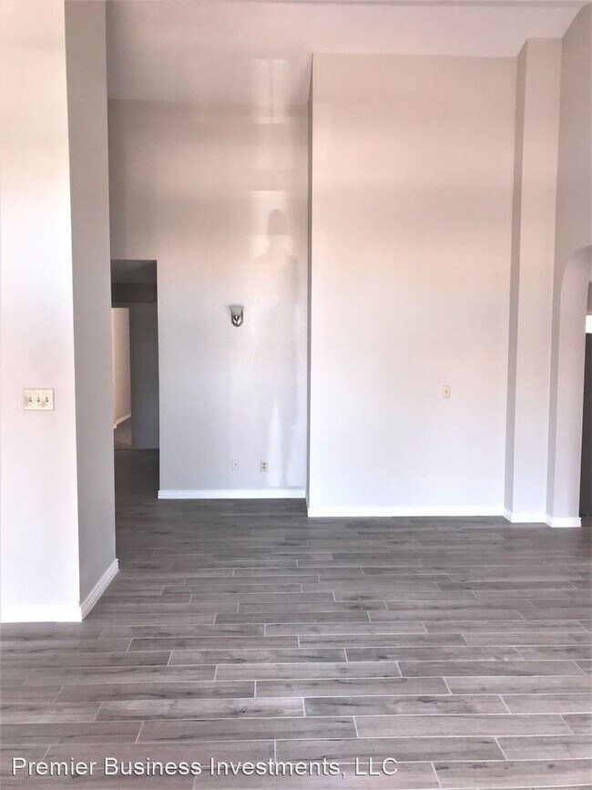 Foto del edificio - 3 br, 2 bath House - 2703 E Kenwood St