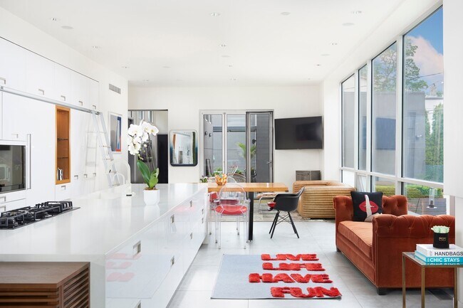 Foto del edificio - 1257 N Wolcott Ave