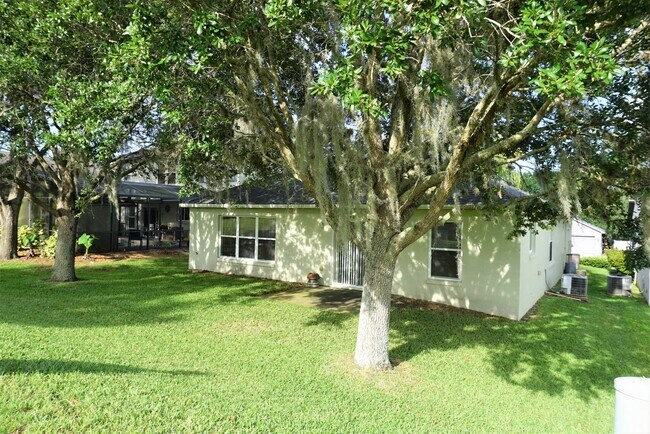 Building Photo - Spacious Home in Green Valley West