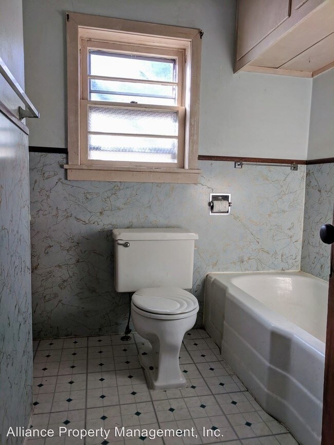 Foto del edificio - 2 br, 1 bath House - 415 S. Manhattan Ave.