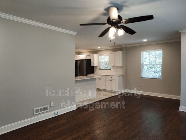 Building Photo - 3401 Bonaire Dr