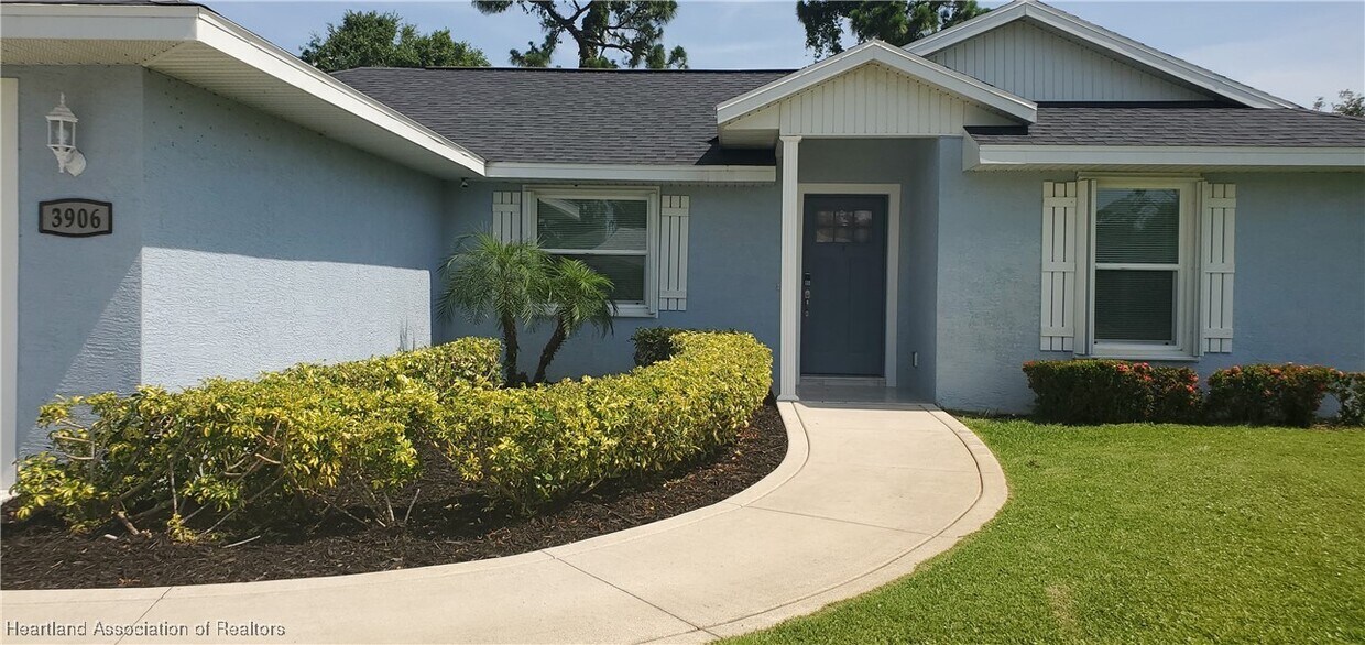 Foto principal - 3906 Dauphine St