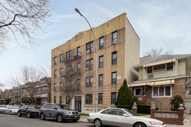 Building Photo - 45 Bay 28th St