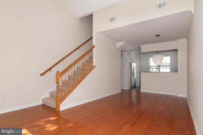Building Photo - 225 King Farm Blvd