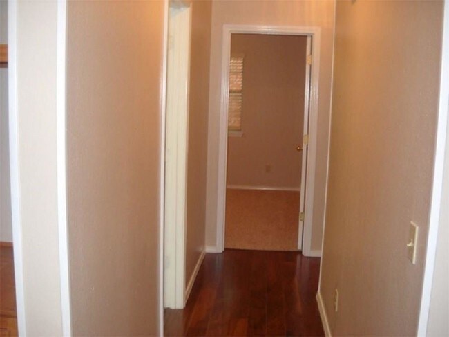 Building Photo - 407 N 39th Pl