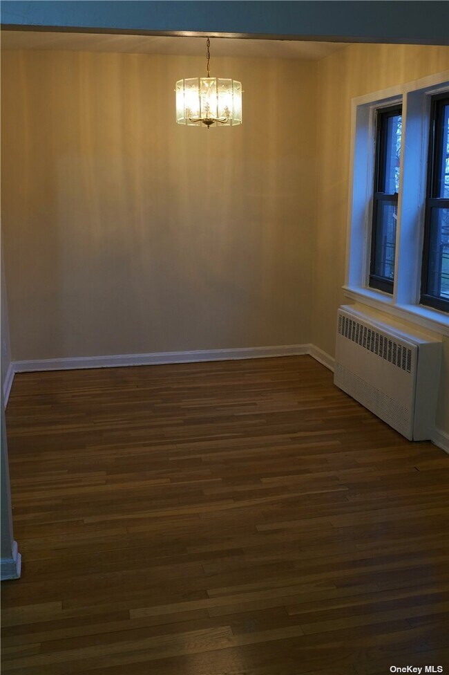 Foto del edificio - 102-30 183rd Pl