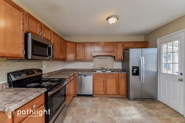 Building Photo - 1303 Rushmore Dr