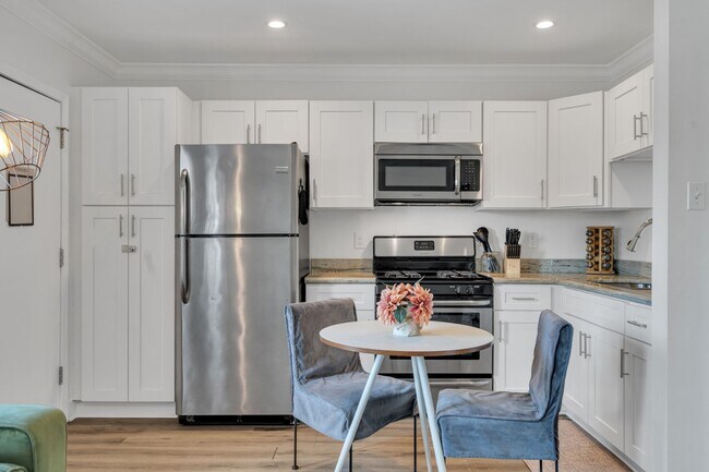 Foto del edificio - 2200 Oretha Castle Haley Blvd