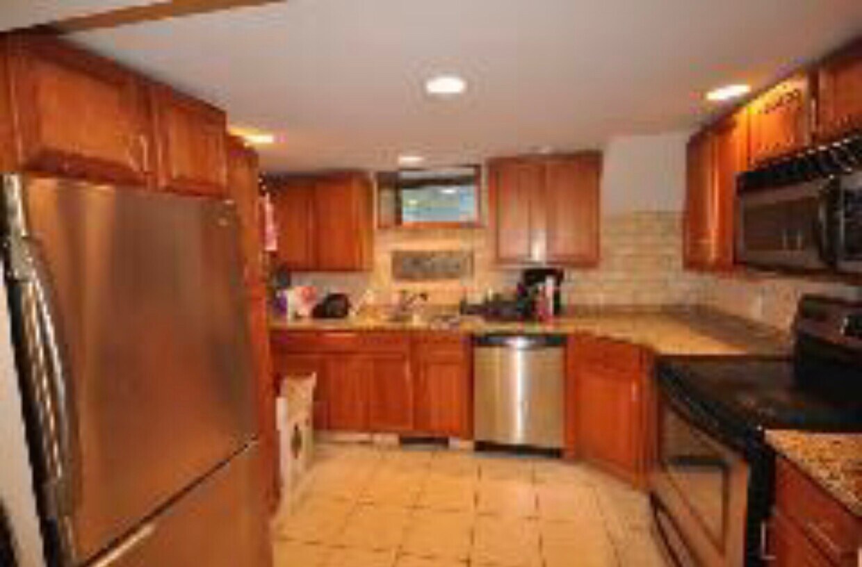 Primary Photo - 28 Sussex St