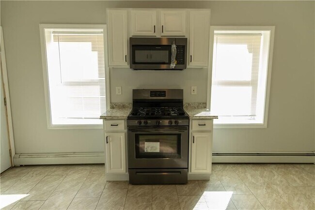 Foto del edificio - 287 Manton Ave