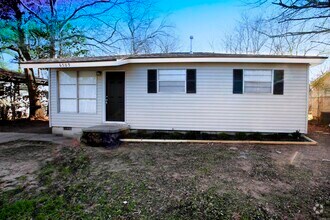 Building Photo - 6509 Tracy Ave