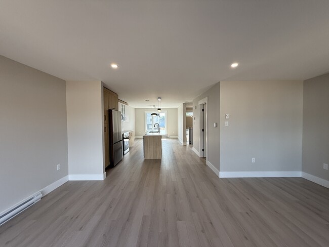 Building Photo - 63 Mia St