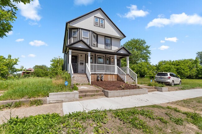 Building Photo - 2558 Townsend St