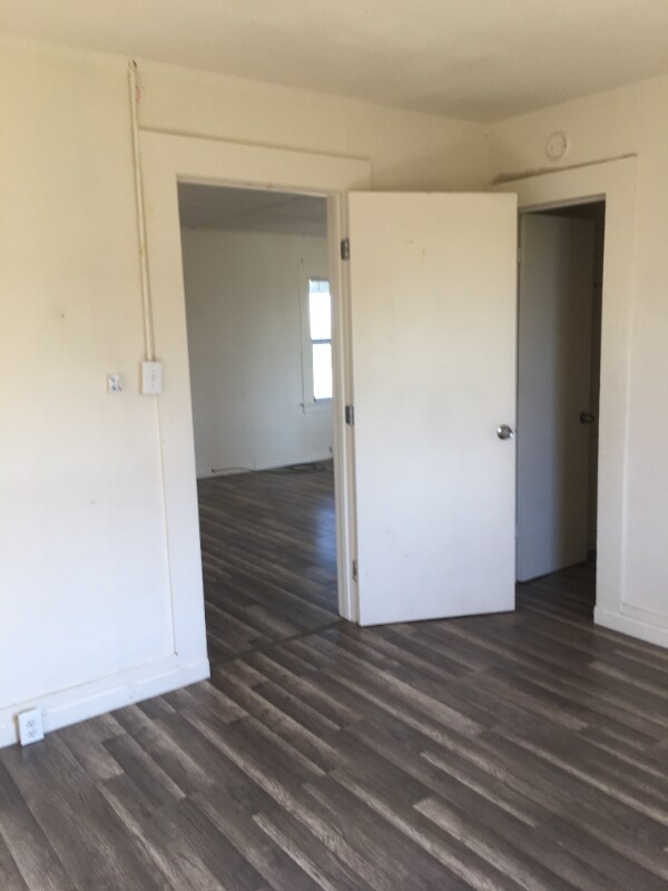 Foto del edificio - 13030 Kansas Ave